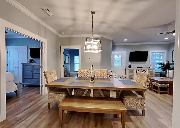 Sea La Vie- Beach-pools-trails-new Home- Monthly Holiday home *