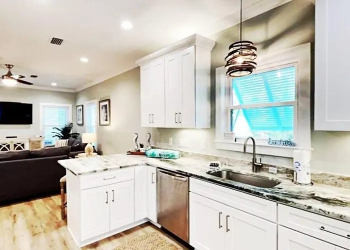 Sea La Vie- Beach-pools-trails-new Home- Monthly Holiday home *